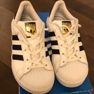 adidas sneakers barely worn